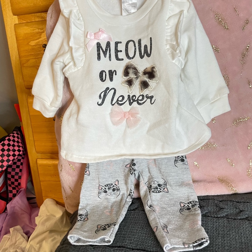 Adorable “Meow or Never” set 6 mo baby girls’